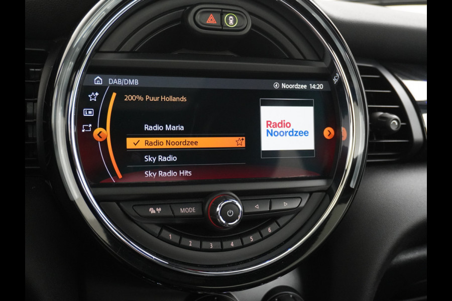 MINI Mini Electric AUT-184pk Charged Leer Navi Camera Harman/Kardon Apple Carplay Adaptive Matrix LED koplampen en LED achterlichten met Union Jack Lmv 17" Isofix Regen-Lichtsensor 3 fase tot 11kw / 16A laden thuis ! 42.000 nieuw! Wegenbelasting slechts 16Euro p/m