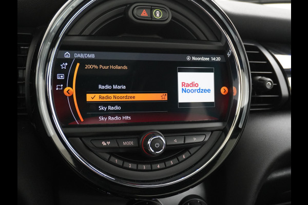 MINI Mini Electric AUT-184pk Charged Leer Navi Camera Harman/Kardon Apple Carplay Adaptive Matrix LED koplampen en LED achterlichten met Union Jack Lmv 17" Isofix Regen-Lichtsensor 3 fase tot 11kw / 16A laden thuis ! 42.000 nieuw! Wegenbelasting slechts 16Euro p/m