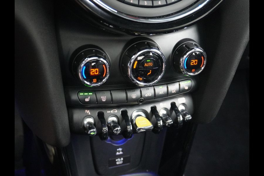 MINI Mini Electric AUT-184pk Charged Leer Navi Camera Harman/Kardon Apple Carplay Adaptive Matrix LED koplampen en LED achterlichten met Union Jack Lmv 17" Isofix Regen-Lichtsensor 3 fase tot 11kw / 16A laden thuis ! 42.000 nieuw! Wegenbelasting slechts 16Euro p/m