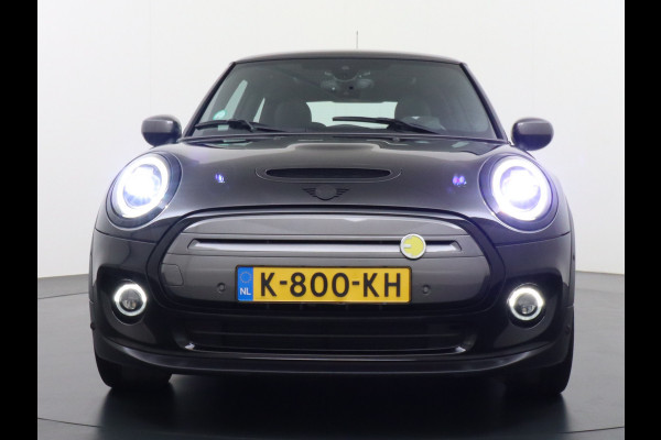 MINI Mini Electric AUT-184pk Charged Leer Navi Camera Harman/Kardon Apple Carplay Adaptive Matrix LED koplampen en LED achterlichten met Union Jack Lmv 17" Isofix Regen-Lichtsensor 3 fase tot 11kw / 16A laden thuis ! 42.000 nieuw! Wegenbelasting slechts 16Euro p/m