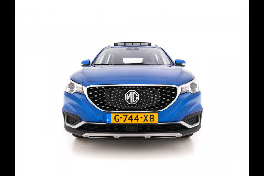MG ZS EV Luxury 45 kWh (INCL-BTW) *PANO | FULL-LEATHER | CCS-FASTLOADER | KEYLESS | NAVI-FULLMAP | ADAPTIVE-CRUISE | CAMERA | HEATED-SPORT-SEATS | CARPLAY | BLINDSPOT | DAB | LANE-ASSIST | 17"ALU*