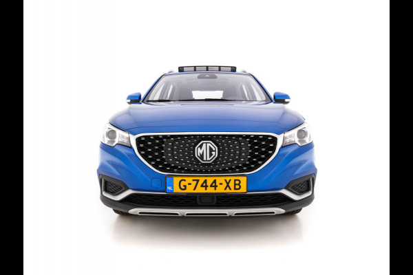 MG ZS EV Luxury 45 kWh (INCL-BTW) *PANO | FULL-LEATHER | CCS-FASTLOADER | KEYLESS | NAVI-FULLMAP | ADAPTIVE-CRUISE | CAMERA | HEATED-SPORT-SEATS | CARPLAY | BLINDSPOT | DAB | LANE-ASSIST | 17"ALU*