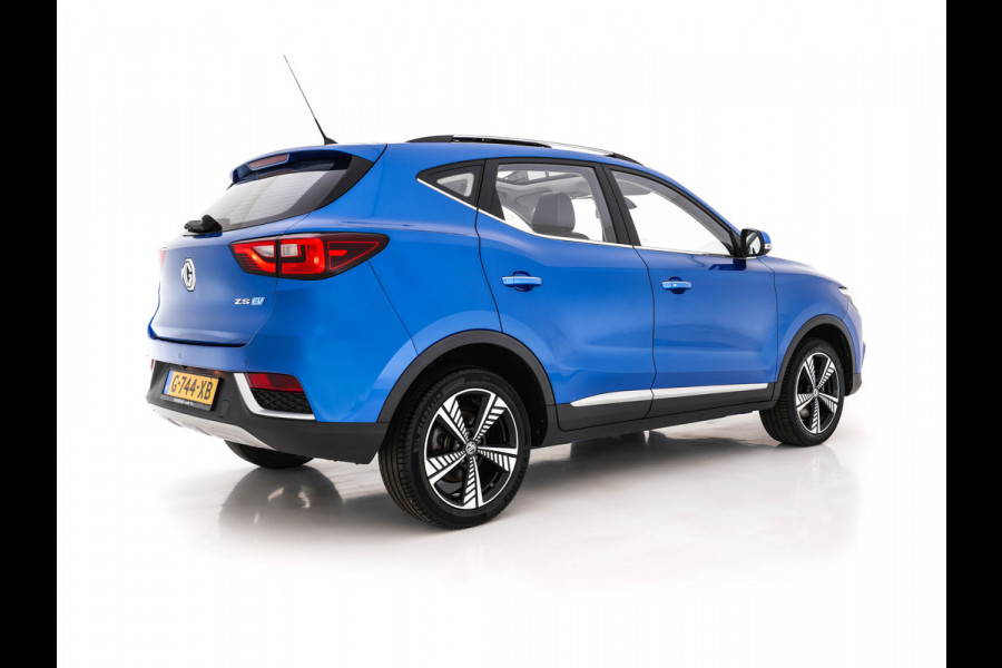 MG ZS EV Luxury 45 kWh (INCL-BTW) *PANO | FULL-LEATHER | CCS-FASTLOADER | KEYLESS | NAVI-FULLMAP | ADAPTIVE-CRUISE | CAMERA | HEATED-SPORT-SEATS | CARPLAY | BLINDSPOT | DAB | LANE-ASSIST | 17"ALU*