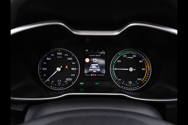 MG ZS EV Luxury 45 kWh (INCL-BTW) *PANO | FULL-LEATHER | CCS-FASTLOADER | KEYLESS | NAVI-FULLMAP | ADAPTIVE-CRUISE | CAMERA | HEATED-SPORT-SEATS | CARPLAY | BLINDSPOT | DAB | LANE-ASSIST | 17"ALU*