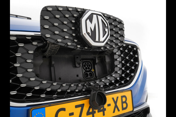 MG ZS EV Luxury 45 kWh (INCL-BTW) *PANO | FULL-LEATHER | CCS-FASTLOADER | KEYLESS | NAVI-FULLMAP | ADAPTIVE-CRUISE | CAMERA | HEATED-SPORT-SEATS | CARPLAY | BLINDSPOT | DAB | LANE-ASSIST | 17"ALU*