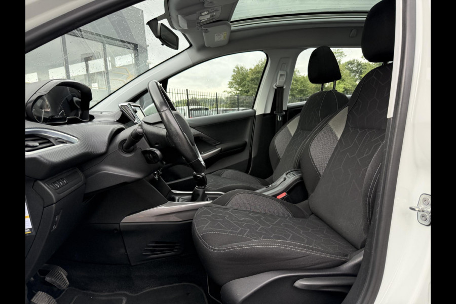 Peugeot 2008 1.2 PureTech Blue Lion Pano,Navi,Pdc,110pk,Airco,Cruise,Lm velgen,4 Nieuwe Banden,Apk tot 07-2026