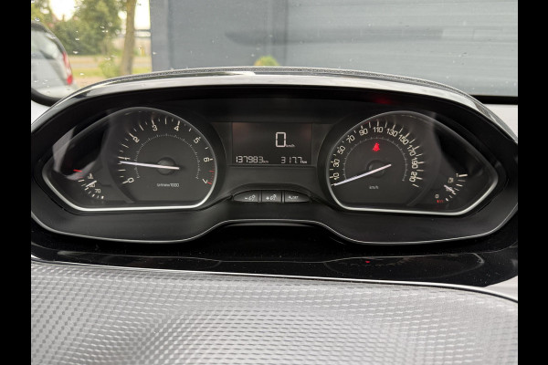 Peugeot 2008 1.2 PureTech Blue Lion Pano,Navi,Pdc,110pk,Airco,Cruise,Lm velgen,4 Nieuwe Banden,Apk tot 07-2026
