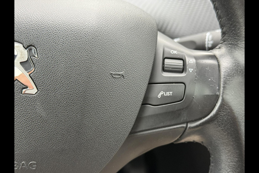 Peugeot 2008 1.2 PureTech Blue Lion Pano,Navi,Pdc,110pk,Airco,Cruise,Lm velgen,4 Nieuwe Banden,Apk tot 07-2026