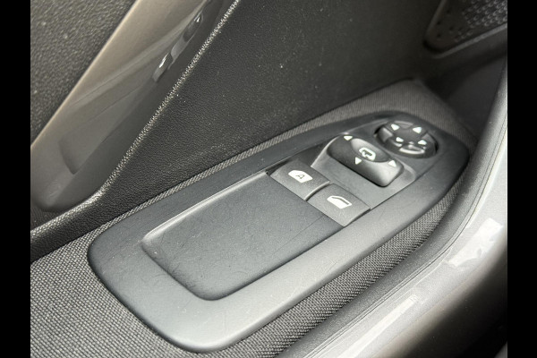 Peugeot 2008 1.2 PureTech Blue Lion Pano,Navi,Pdc,110pk,Airco,Cruise,Lm velgen,4 Nieuwe Banden,Apk tot 07-2026