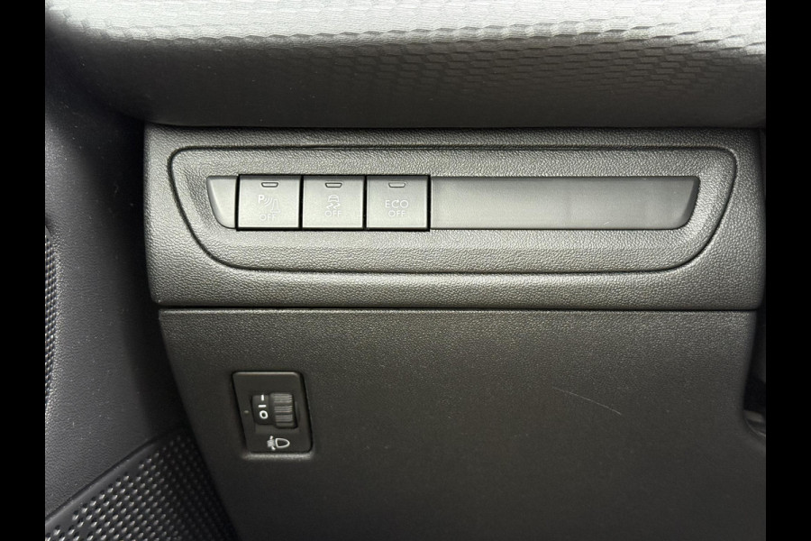 Peugeot 2008 1.2 PureTech Blue Lion Pano,Navi,Pdc,110pk,Airco,Cruise,Lm velgen,4 Nieuwe Banden,Apk tot 07-2026