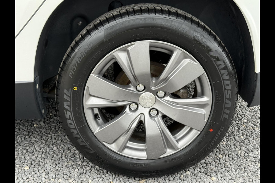 Peugeot 2008 1.2 PureTech Blue Lion Pano,Navi,Pdc,110pk,Airco,Cruise,Lm velgen,4 Nieuwe Banden,Apk tot 07-2026
