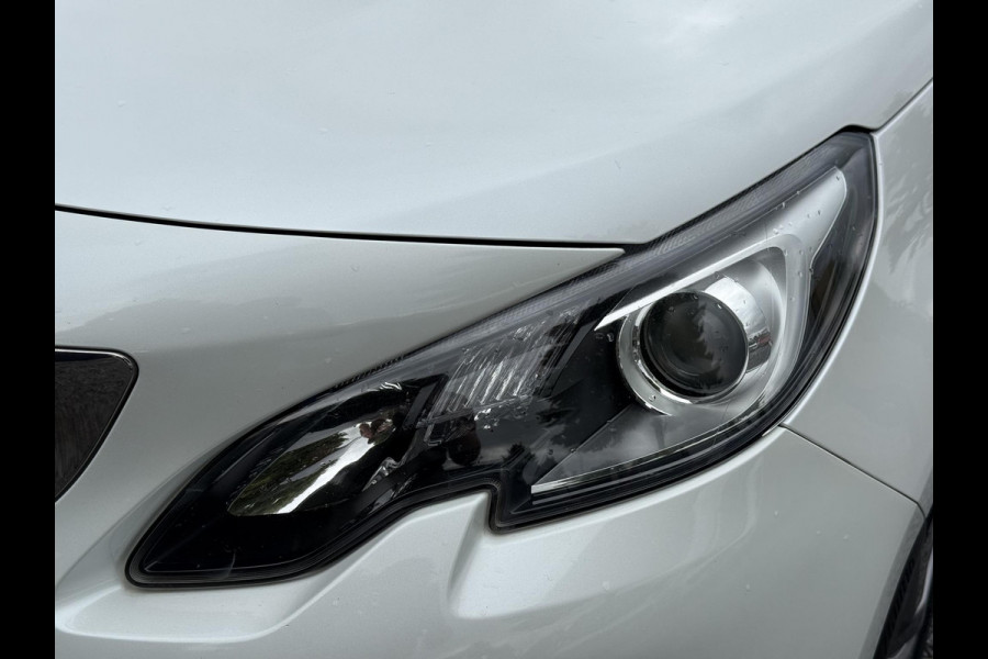 Peugeot 2008 1.2 PureTech Blue Lion Pano,Navi,Pdc,110pk,Airco,Cruise,Lm velgen,4 Nieuwe Banden,Apk tot 07-2026