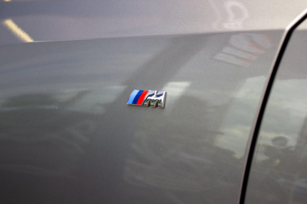 BMW 3 Serie 318i Executive Edition|Prijs incl. 12 mnd garantie| M-Pakket Schuif/Kanteldak Camera BMW Led Lmv 19"