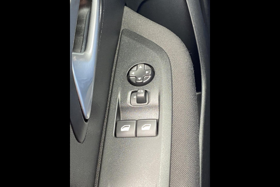 Peugeot 208 1.2 PureTech Active Pack - Navigatie/Apple CarPlay I Airco I LED I PDC I 30.000 KM -Dealer onderhouden