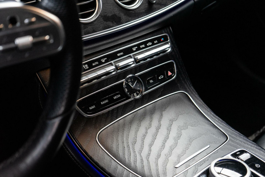 Mercedes-Benz E-Klasse 350 AMG Pano / Burmester / Camera