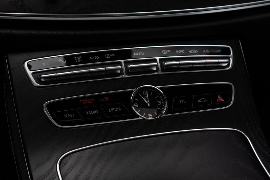 Mercedes-Benz E-Klasse 350 AMG Pano / Burmester / Camera