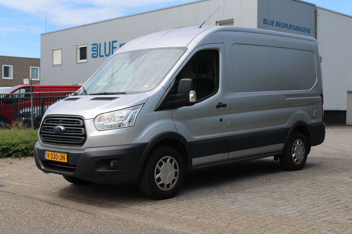 Ford Transit 350 2.0 TDCI 130PK Euro6 L2H2 RWD Trend Service bus / Werkplaats Sortimo inrichting Ford Transit 350 2.0 TDCI 130PK Euro6 L2H2 RWD Trend Service bus / Werkplaats Sortimo inrichting