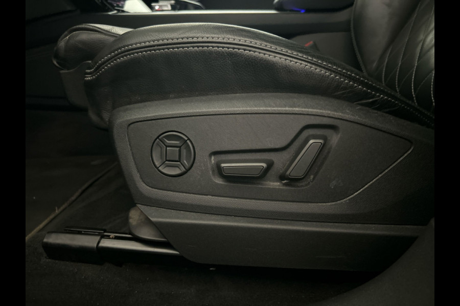 Audi e-tron 55 quattro S edition 95 kWh | Black on Black! | Achteruitrijcamera | Sportstoelen voor met stoelverwarming