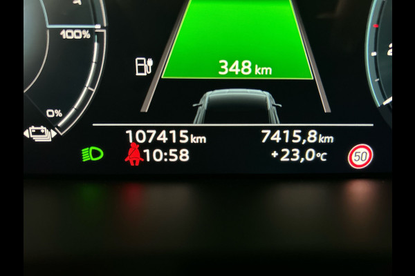 Audi e-tron 55 quattro S edition 95 kWh | Black on Black! | Achteruitrijcamera | Sportstoelen voor met stoelverwarming