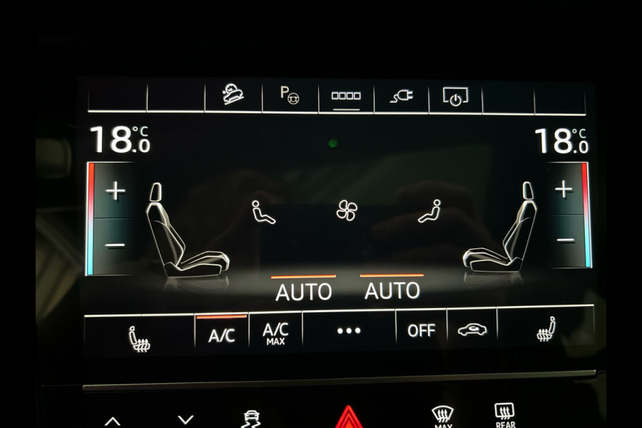 Audi e-tron 55 quattro S edition 95 kWh | Black on Black! | Achteruitrijcamera | Sportstoelen voor met stoelverwarming