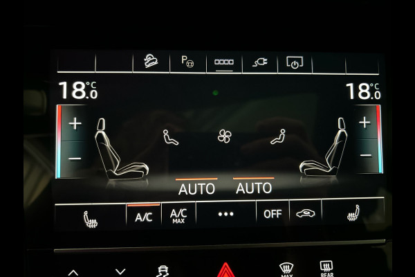Audi e-tron 55 quattro S edition 95 kWh | Black on Black! | Achteruitrijcamera | Sportstoelen voor met stoelverwarming