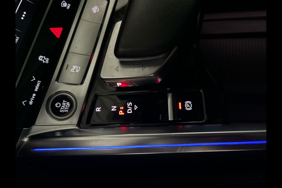 Audi e-tron 55 quattro S edition 95 kWh | Black on Black! | Achteruitrijcamera | Sportstoelen voor met stoelverwarming