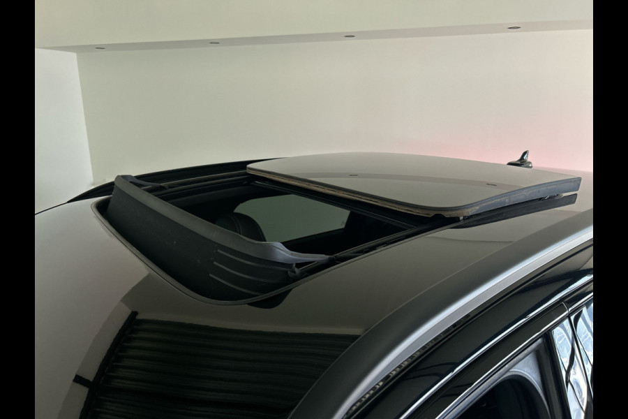 Audi e-tron 55 quattro S edition 95 kWh | Black on Black! | Achteruitrijcamera | Sportstoelen voor met stoelverwarming