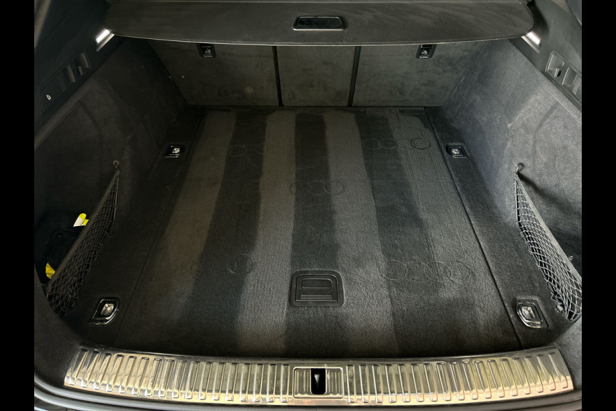 Audi e-tron 55 quattro S edition 95 kWh | Black on Black! | Achteruitrijcamera | Sportstoelen voor met stoelverwarming