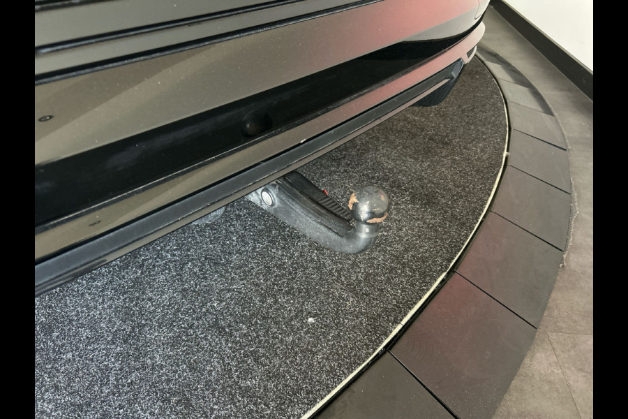 Audi e-tron 55 quattro S edition 95 kWh | Black on Black! | Achteruitrijcamera | Sportstoelen voor met stoelverwarming