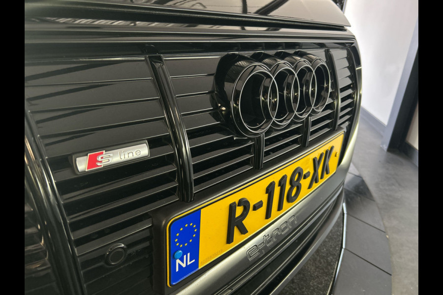 Audi e-tron 55 quattro S edition 95 kWh | Black on Black! | Achteruitrijcamera | Sportstoelen voor met stoelverwarming