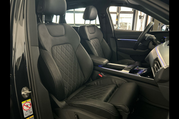 Audi e-tron 55 quattro S edition 95 kWh | Black on Black! | Achteruitrijcamera | Sportstoelen voor met stoelverwarming