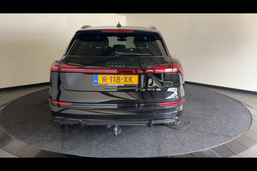 Audi e-tron 55 quattro S edition 95 kWh | Black on Black! | Achteruitrijcamera | Sportstoelen voor met stoelverwarming