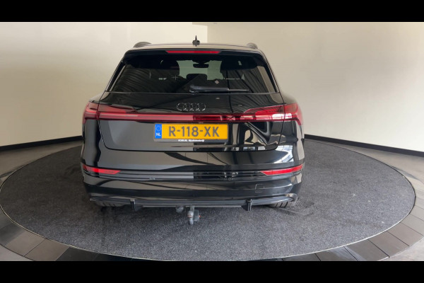 Audi e-tron 55 quattro S edition 95 kWh | Black on Black! | Achteruitrijcamera | Sportstoelen voor met stoelverwarming