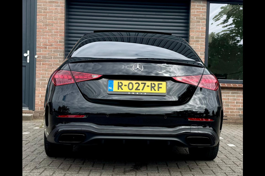 Mercedes-Benz C-Klasse 300 AMG Line Pano 258PK Dealer OH Fabrieksgarantie