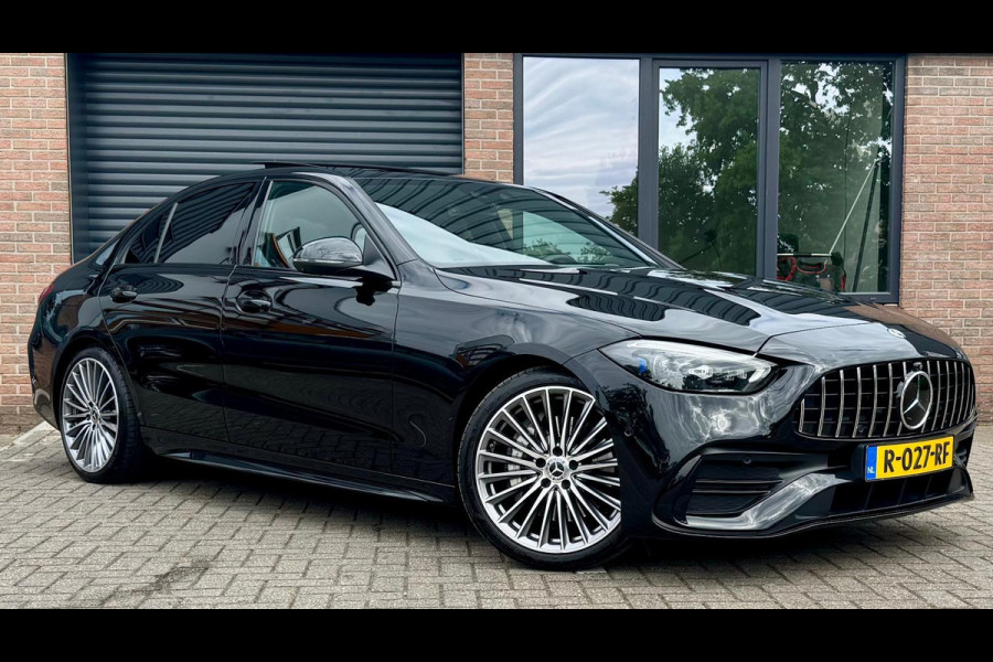 Mercedes-Benz C-Klasse 300 AMG Line Pano 258PK Dealer OH Fabrieksgarantie
