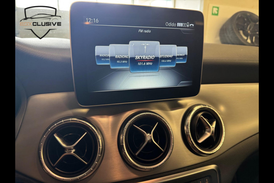Mercedes-Benz CLA-Klasse 180 Business Solution AMG PANO | STOELVERWARMING | CAMERA