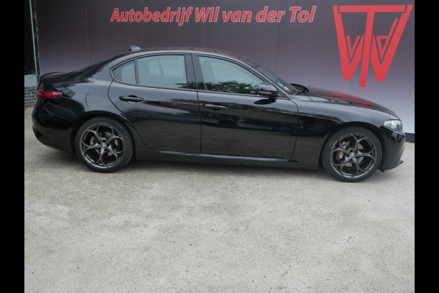 Alfa Romeo Giulia 2.0T SUPER | AUTOMAAT | NAVIGATIE | KEYLESS | DAB | 19 INCH | NL-AUTO!!