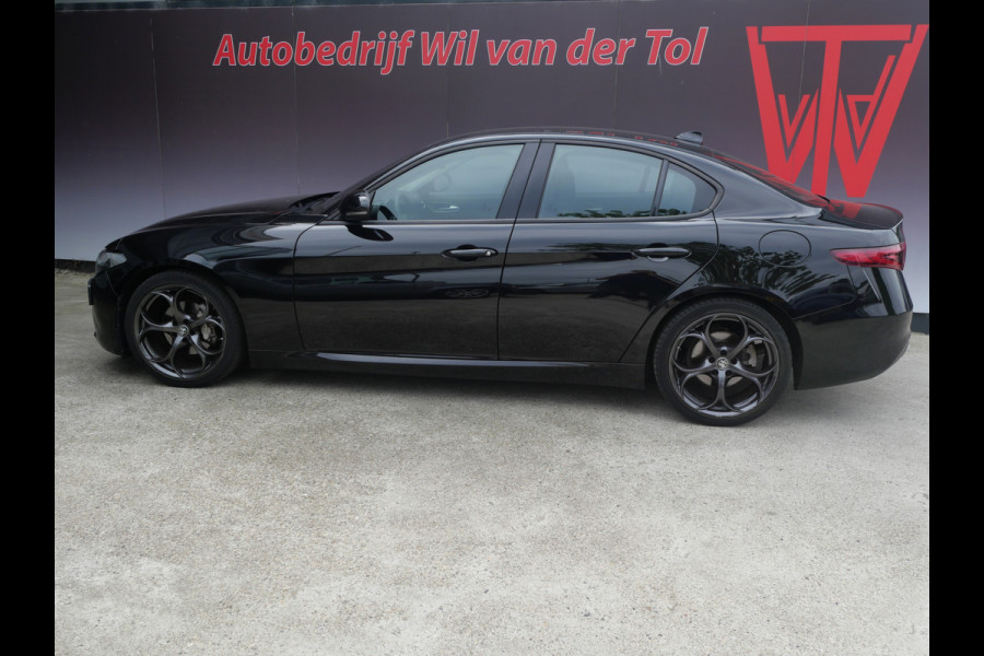 Alfa Romeo Giulia 2.0T SUPER | AUTOMAAT | NAVIGATIE | KEYLESS | DAB | 19 INCH | NL-AUTO!!