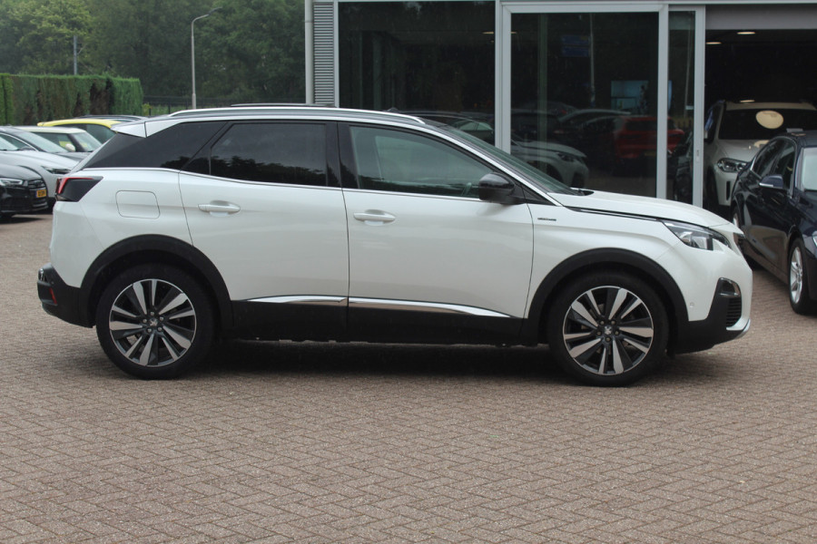 Peugeot 3008 1.6 PureTech GT Line / Panoramdak / Camera / Navigatie / 19'' / Keyless / Half leder / Focal Audio / Dodehoek / Cruise Control