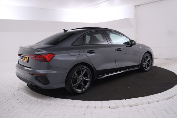 Audi A3 Limousine 30 TFSI S edition Nardo! S-line, Virtual, Climate, Apple carplay / Android auto.