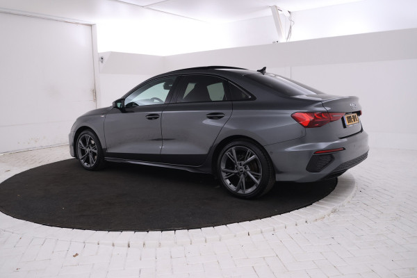 Audi A3 Limousine 30 TFSI S edition Nardo! S-line, Virtual, Climate, Apple carplay / Android auto.