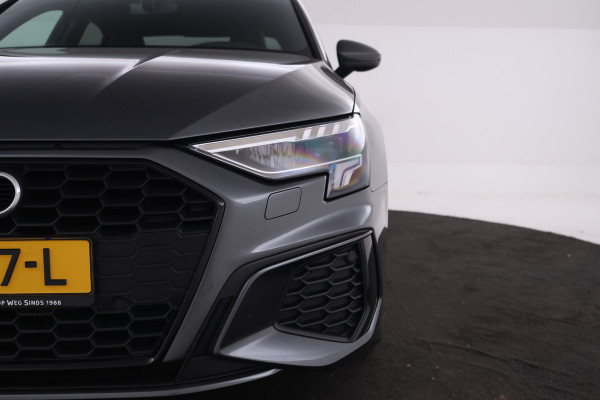 Audi A3 Limousine 30 TFSI S edition Nardo! S-line, Virtual, Climate, Apple carplay / Android auto.