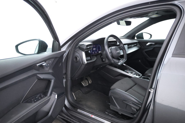 Audi A3 Limousine 30 TFSI S edition Nardo! S-line, Virtual, Climate, Apple carplay / Android auto.