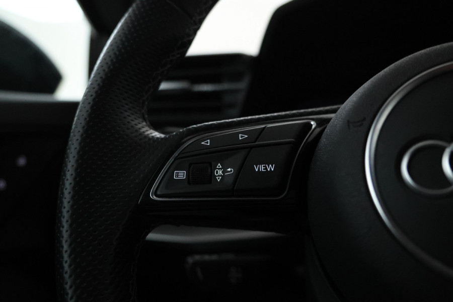 Audi A3 Limousine 30 TFSI S edition Nardo! S-line, Virtual, Climate, Apple carplay / Android auto.