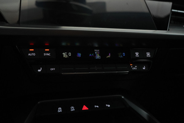 Audi A3 Limousine 30 TFSI S edition Nardo! S-line, Virtual, Climate, Apple carplay / Android auto.
