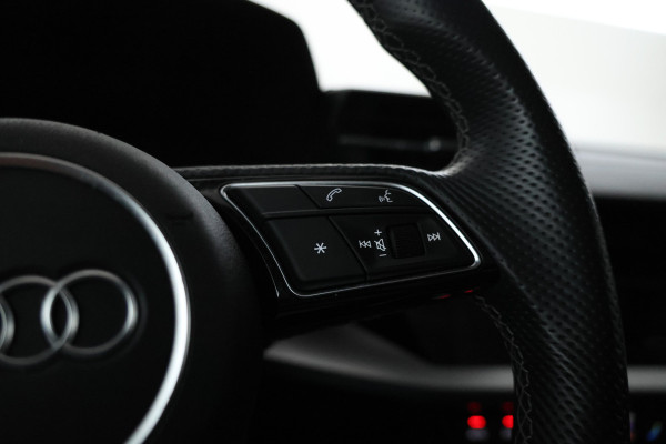 Audi A3 Limousine 30 TFSI S edition Nardo! S-line, Virtual, Climate, Apple carplay / Android auto.