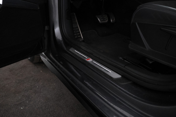 Audi A3 Limousine 30 TFSI S edition Nardo! S-line, Virtual, Climate, Apple carplay / Android auto.