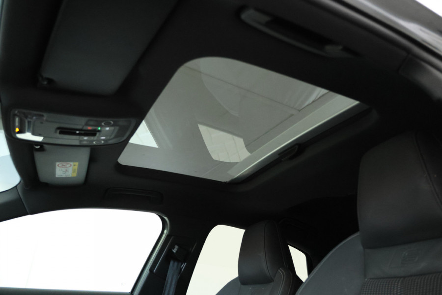 Audi A3 Limousine 30 TFSI S edition Nardo! S-line, Virtual, Climate, Apple carplay / Android auto.
