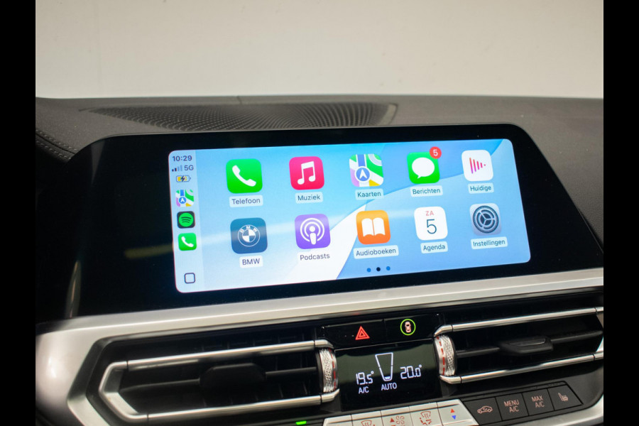 BMW 3 Serie Touring 320e M Sport (PANORAMADAK,APPLE CARPLAY,NAVI,SFEERVERLICHTING,STOELVERWARMING,CAMERA,LEDER,CRUISE,CLIMATE)