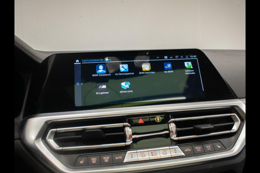BMW 3 Serie Touring 320e M Sport (PANORAMADAK,APPLE CARPLAY,NAVI,SFEERVERLICHTING,STOELVERWARMING,CAMERA,LEDER,CRUISE,CLIMATE)
